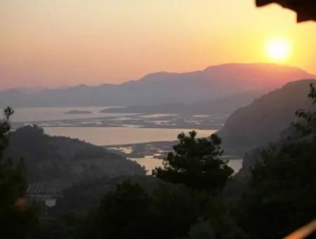 Muğla Dalyan Gökbelde Deniz Manzaralı Yüzme Havuzlu Villada Tatil Keyfi