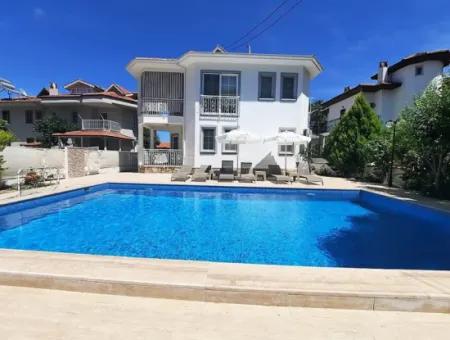 Muğla Dalyanda 10 Kişilik Özel Yüzme Havuzlu Villada Tatil