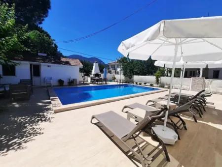 Muğla Dalyanda 10 Kişilik Özel Yüzme Havuzlu Villada Tatil