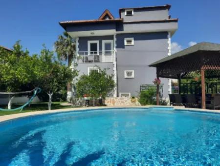 Muğla Dalyanda Yüzme Havuzlu 4+1 Müstakil Villa Günlük- Haftalık Kiralık