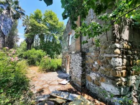 Köyceğiz Toparlarda Satılık 20,208 M2 Müstakil Arazi Ve Eski Taş Ev