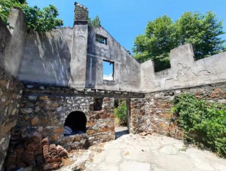 Köyceğiz Toparlarda Satılık 20,208 M2 Müstakil Arazi Ve Eski Taş Ev
