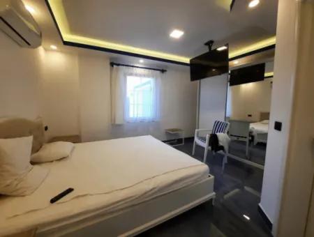 Muğla Dalyanda Satılık Yüzme Havuzlu Müstakil Lüks Villa