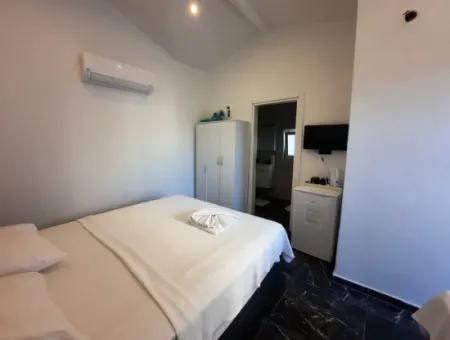 Muğla Dalyanda Satılık Yüzme Havuzlu Müstakil Lüks Villa