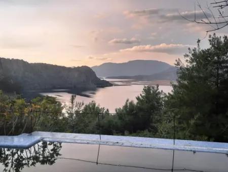Muğla Ortaca Gökbelde Ful Deniz Ve Göl Manzaralı Otel Satılık