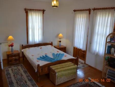 Köyceğiz Ekincik Te Satılık Deniz Manzaralı 748 M2 Müstakil Arsada 170 M2, 3+1 Villa