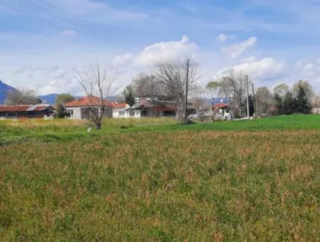 Mugla Okçularda 2 800 M2, Köy Yerleşik Alanındaki Arazi Satılık
