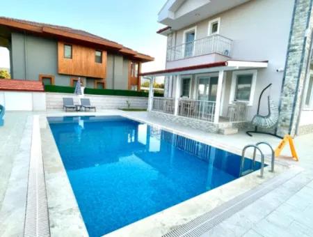Muğla Ortaca Dalyan Da Havuzlu 4+1  Günlük Kiralık Villa