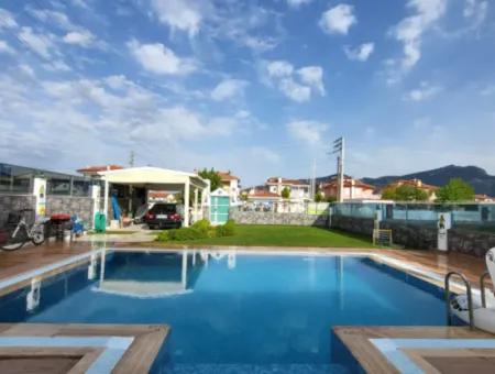 Muğla Dalyanda Satılık Yüzme Havuzlu Müstakil Lüks Villa