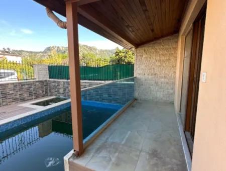 Muğla Dalyan Da Satılık Yüzme Havuzlu Sıfır 4+1 Lüks Villa