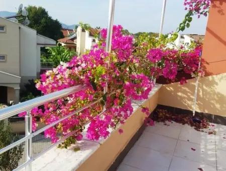 Foça Da Eşyalı Kiralık Çatı Katı Daire