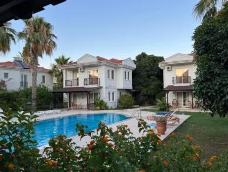 Muğla Ortaca Dalyan Merkezde Ortak Havuzlu 3+1 Müstakil Villa Satılık