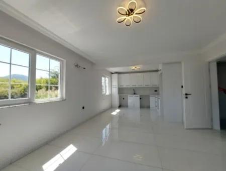 Muğla Ortaca Eskiköy’de  Doğanın Ortasında Huzurlu Bir Yaşam İçin İdeal 2+1 Tek Katlı Ev Kiralık.