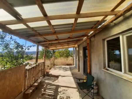 Çameli Kızılyakada 5 000 M2 Müstakil Arazide 2+1  Ev Ve  200 M2  Ahır Satılık